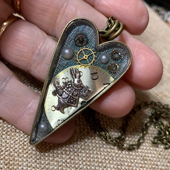 Hand Crafted Jewelry - Alice in wonderland Steampunk Gears Heart Necklace One of a Kind New Handmade